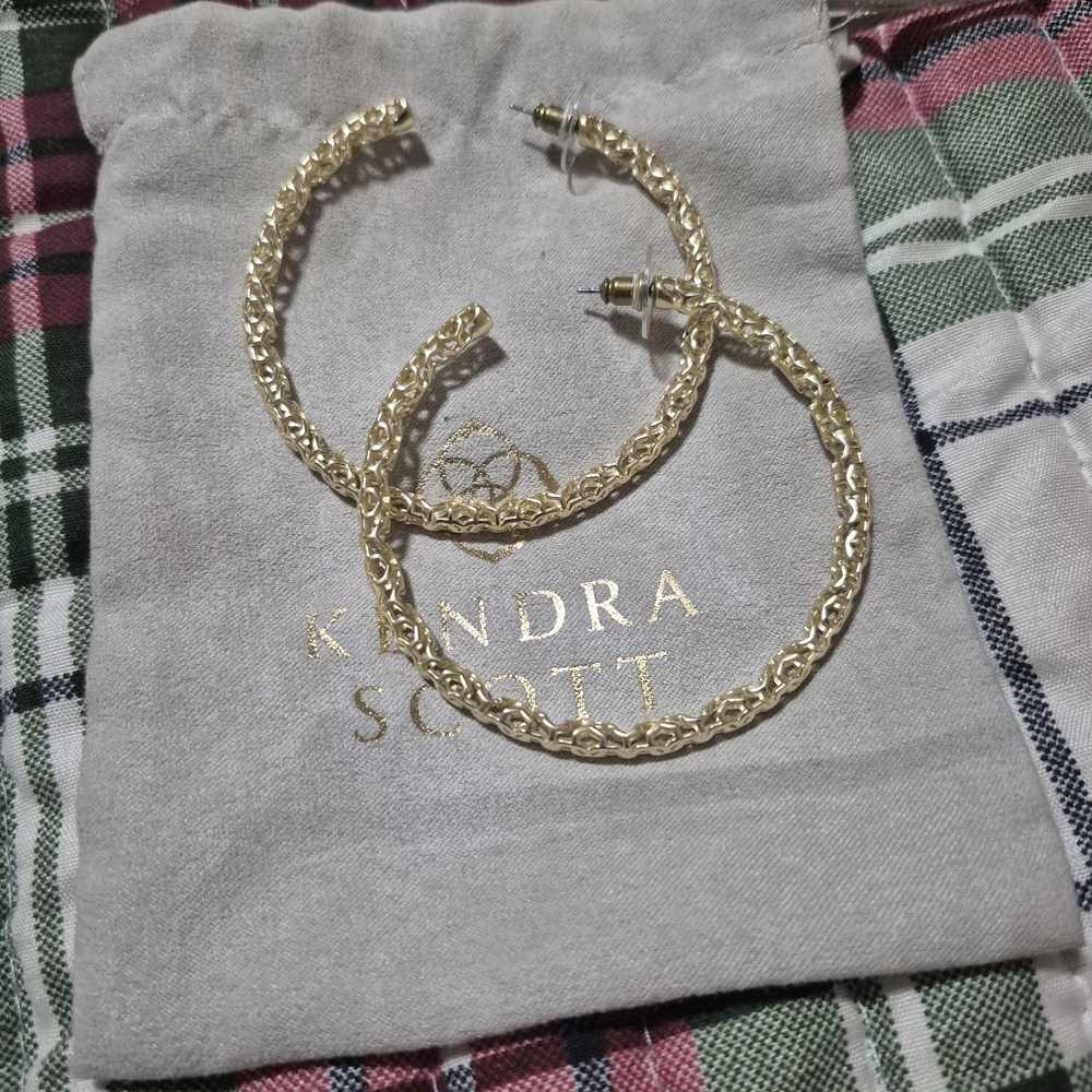 Kendra Scott Intricate Gold Hoop Earrings